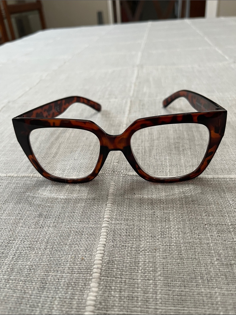 VINCE CAMUTO Tortoise Brown Oversized Square Women's Glasses. BIG GLASSES